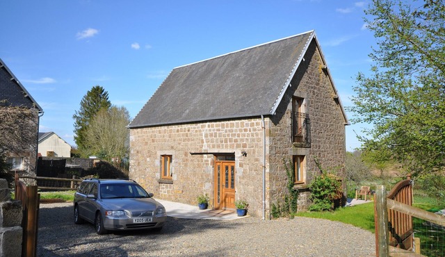 High Quality Barn Conversion. Great village location. Super fast WIFI.