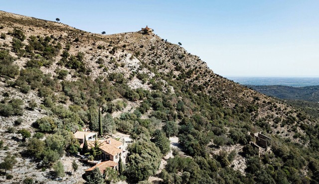 Hilltop sheepfold in Castelnou