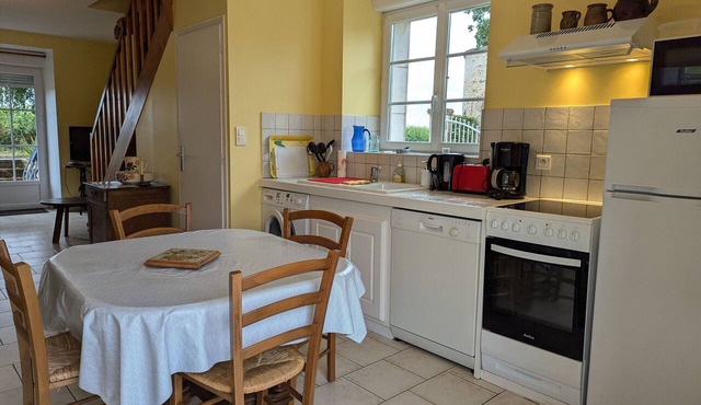 Historic cottage, pets OK - 4 guests