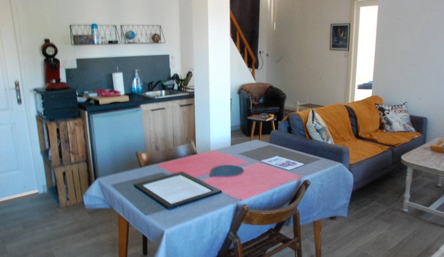 Holiday cottage, ideal for families or groups of friends, close to LE PAL amusement park.