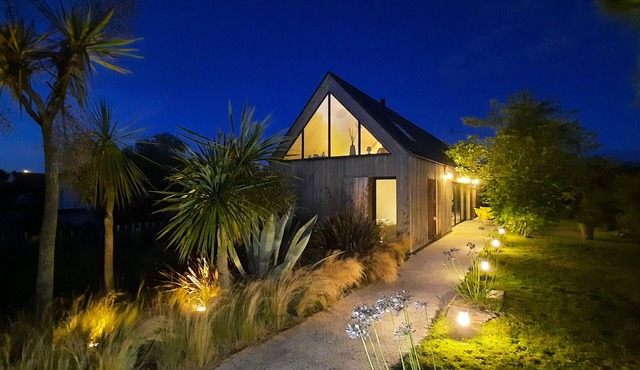 Holiday Home 'Mézon Ermine' with Terrace, Private Garden and Wi-Fi