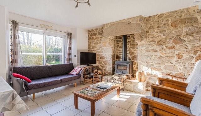 Holiday Home 'A La Ferme Du Cosquer' – Tourisme Handicap Label, Private Garden & Wi-Fi