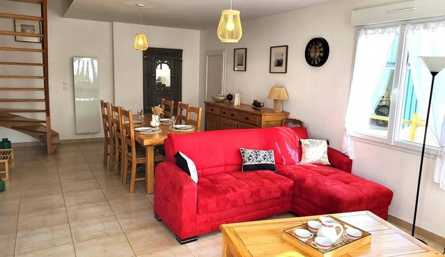 Holiday Home 'Chez Ptit Claude, Seaside' with Private Terrace and Wi-Fi