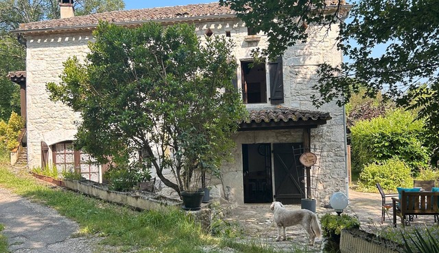 Holiday Home 'Le Clos Des Fées' with Private Terrace, Shared Garden and Wi-Fi