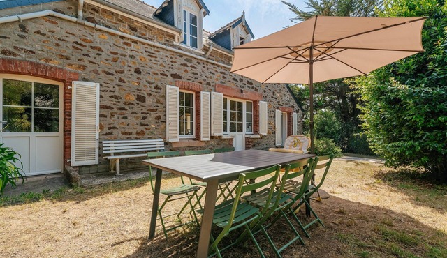 Holiday Home 'Maison Pleneuf Val André Proche Mer' with Private Terrace, Private Garden and Wi-Fi
