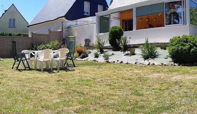 Holiday Home 'L'escale Kénanaise' with Private Garden and Wi-Fi