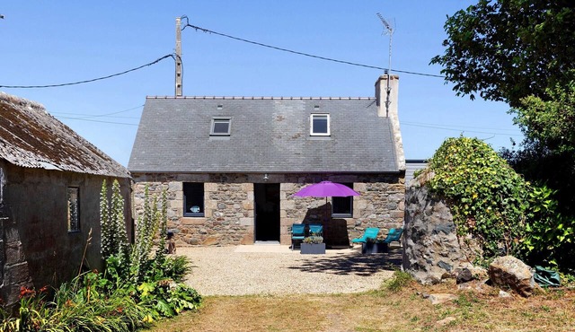 Holiday Home 'Gîte Ty Breizh' with Private Terrace and Wi-Fi