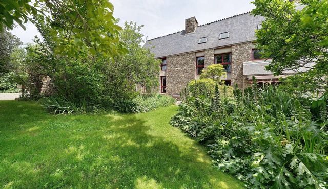 Holiday Home 'Grand Gîte - Ferme De' with Shared Garden and Wi-Fi