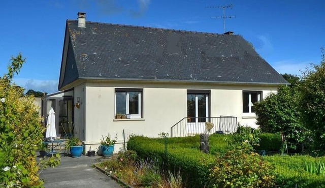 Holiday Home in Kerbors near Côte de Granit Rose