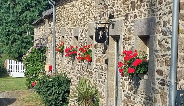 Holiday Home 'L'abreuvoir Du Leffo' with Private Terrace, Private Garden and Wi-Fi