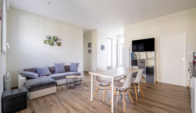 Holiday Home 'La Baraque' with Private Terrace, Private Garden and Wi-Fi