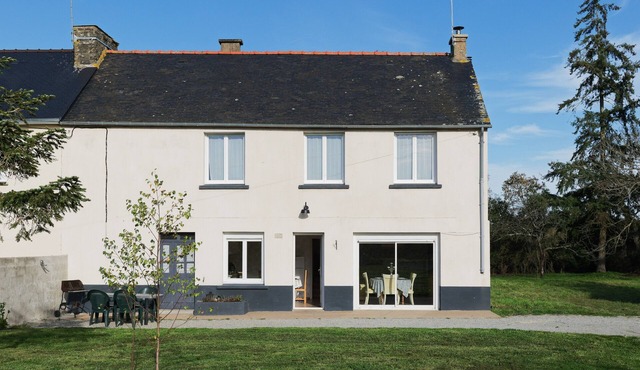 Holiday Home “La Clairière de Merlin” with Private Terrace, Garden and Wi-Fi
