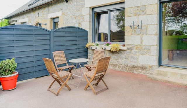 Holiday Home 'La Maison De La Rebergère' with Shared Terrace, Shared Garden and Wi-Fi