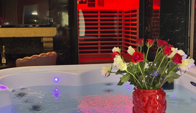Holiday Home “Le Cocon Secret – Sauna – Jacuzzi” with Shared Garden and Wi-Fi