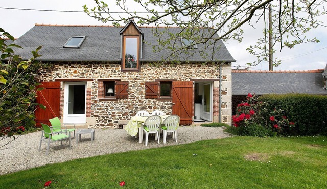 Holiday Home “Le Nid du Goéland” with Private Terrace, Shared Garden & Wi-Fi