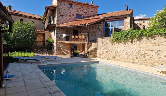 Holiday Home “Villa Lavaudieu” with Private Pool, Terrace, and Wi-Fi
