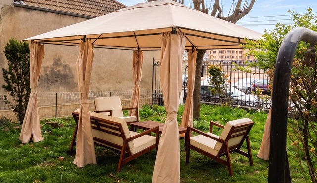 Homerez - Apt in Roanne with garden