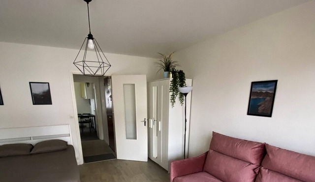 Homerez - Beautiful studio for 4 ppl. with balcony at Thorigny-sur-Marne