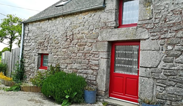 Homerez - Beautiful house for 4 ppl. with terrace at Questembert