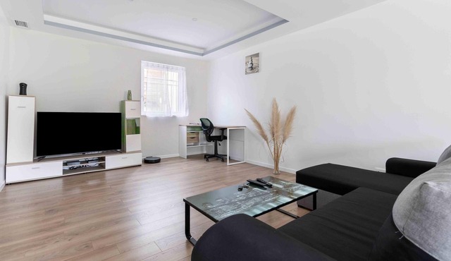 Homerez - Beautiful house for 6 ppl. with terrace at Floirac in Floirac