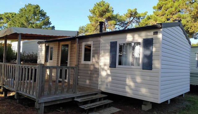 Homerez - Bungalow in Argences-en-Aubrac with Pool