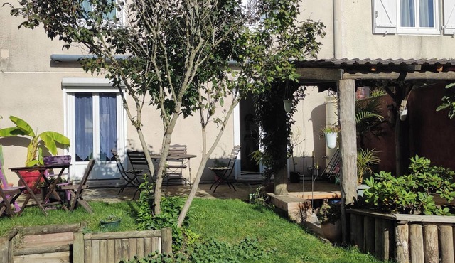 Homerez - Charming House in Fitz-James with Private Garden