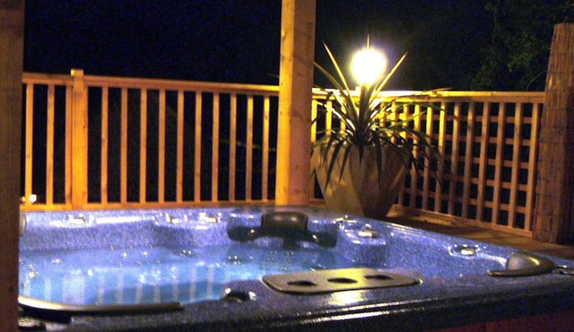 Homerez - Charming house with shared pool in Nehou