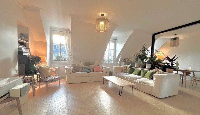 Homerez - Modern Apt in Paris, near Monceau