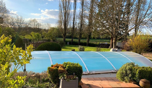 Homerez - Nice house for 6 ppl. with shared pool, garden and terrace at Touquin