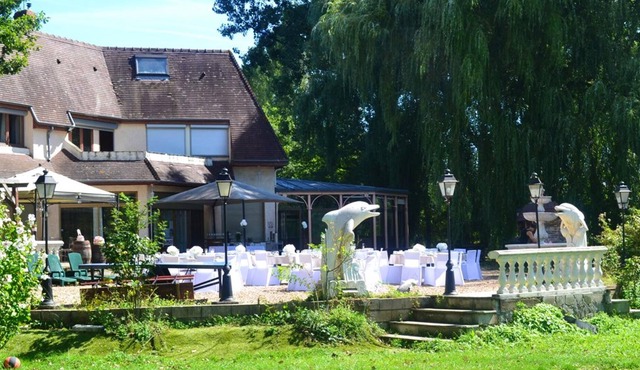Homerez - Villa for 15 ppl. with garden, terrace and balcony at Courtenay