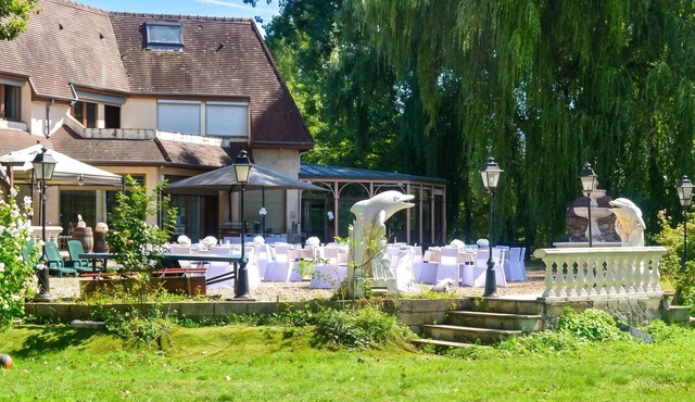 Homerez - Villa in Courtenay, enclosed garden