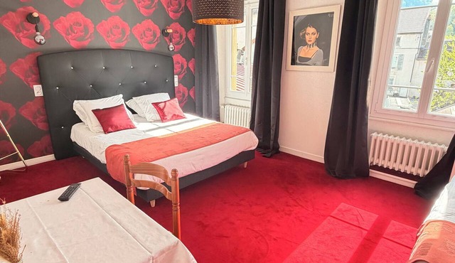 HOTEL DE PARIS
