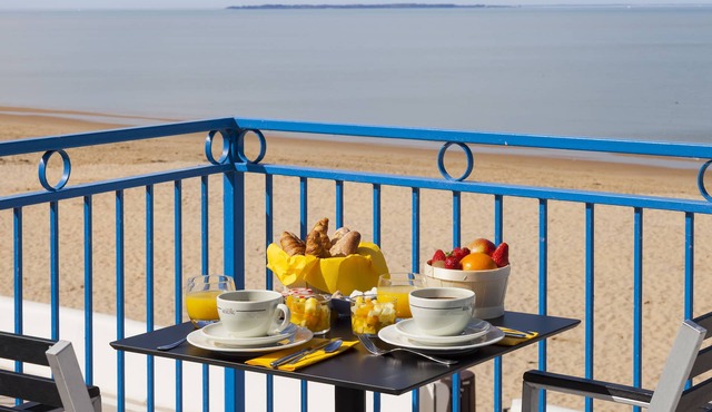 Hotel Les Flots - Chatelaillon Plage