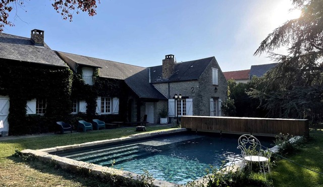 House 1h from Paris: 2 offices and fireplaces