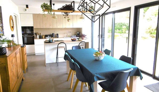 House 5 rooms 10 people quiet 300 m from the sea