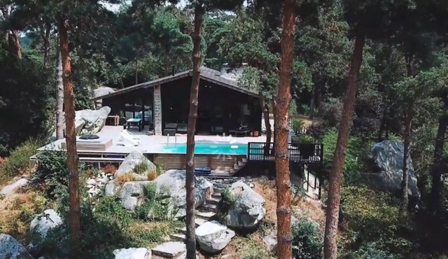 House in the forest 50km from Paris