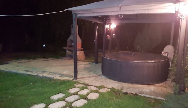 House ! Jacuzzi! 5 minutes from Disney and nature village!