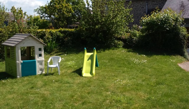 House near the Rance (10 min) - ideal for children