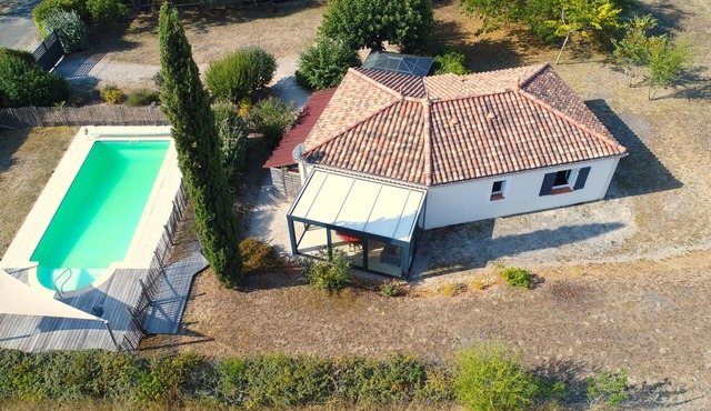 House on the Causse in a charming Lotois village, fully air-conditioned.