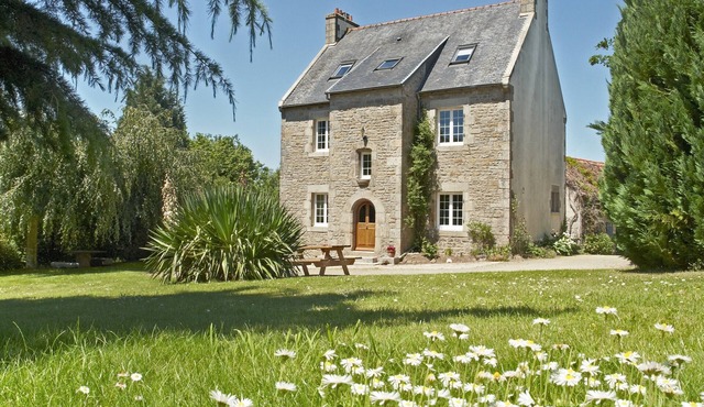 House-Traditional-Park view-Ensuite with Shower