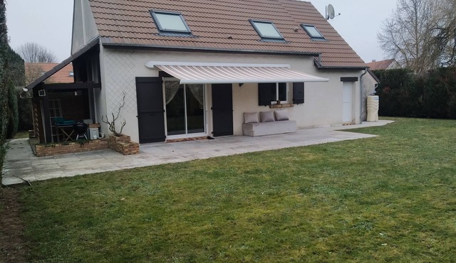 House with garden for 6 pers. at 45min from Paris