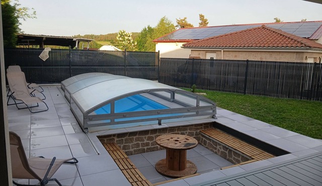 House with pool, pets allowed - 6 guests