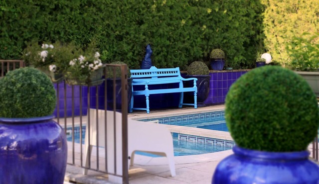 House with a beautiful mosaic pool. in Caromb