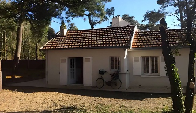 House with garden close to the beach, Quimiac, 5/7 pers, very quiet.