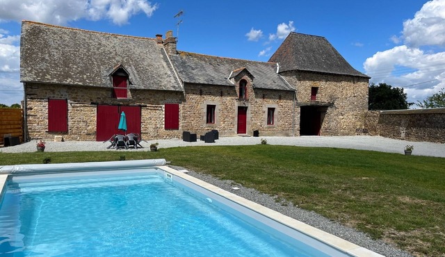 House with private heated pool