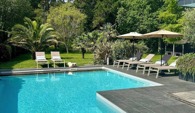 House with private pool and spa in Carnac