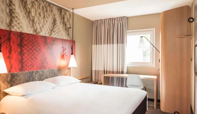ibis Paris Canal Saint Martin
