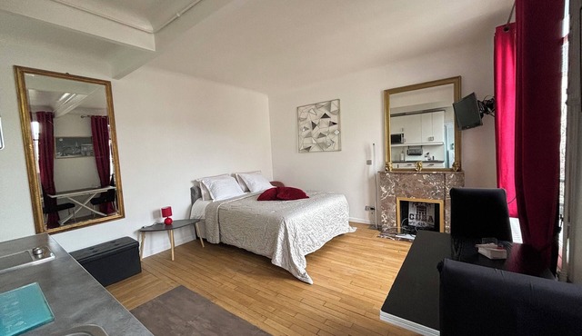 Ideal pied-à-terre at the gateway to La Défense and the center of Paris