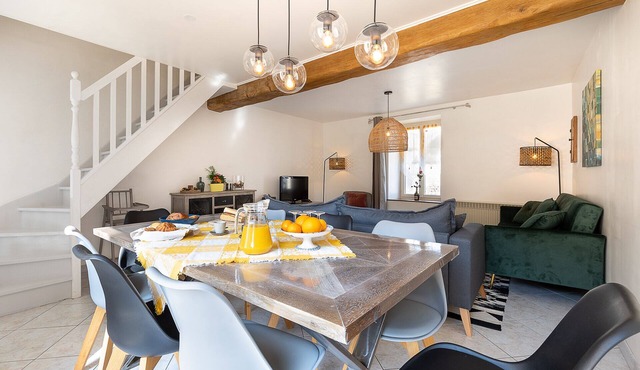 In the heart of the Fontainebleau forest, capital of horse riding and climbing