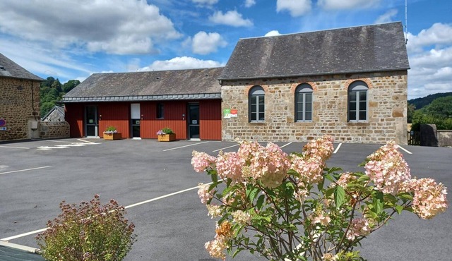 Independent accessible cottage in Lonlay-l'Abbaye